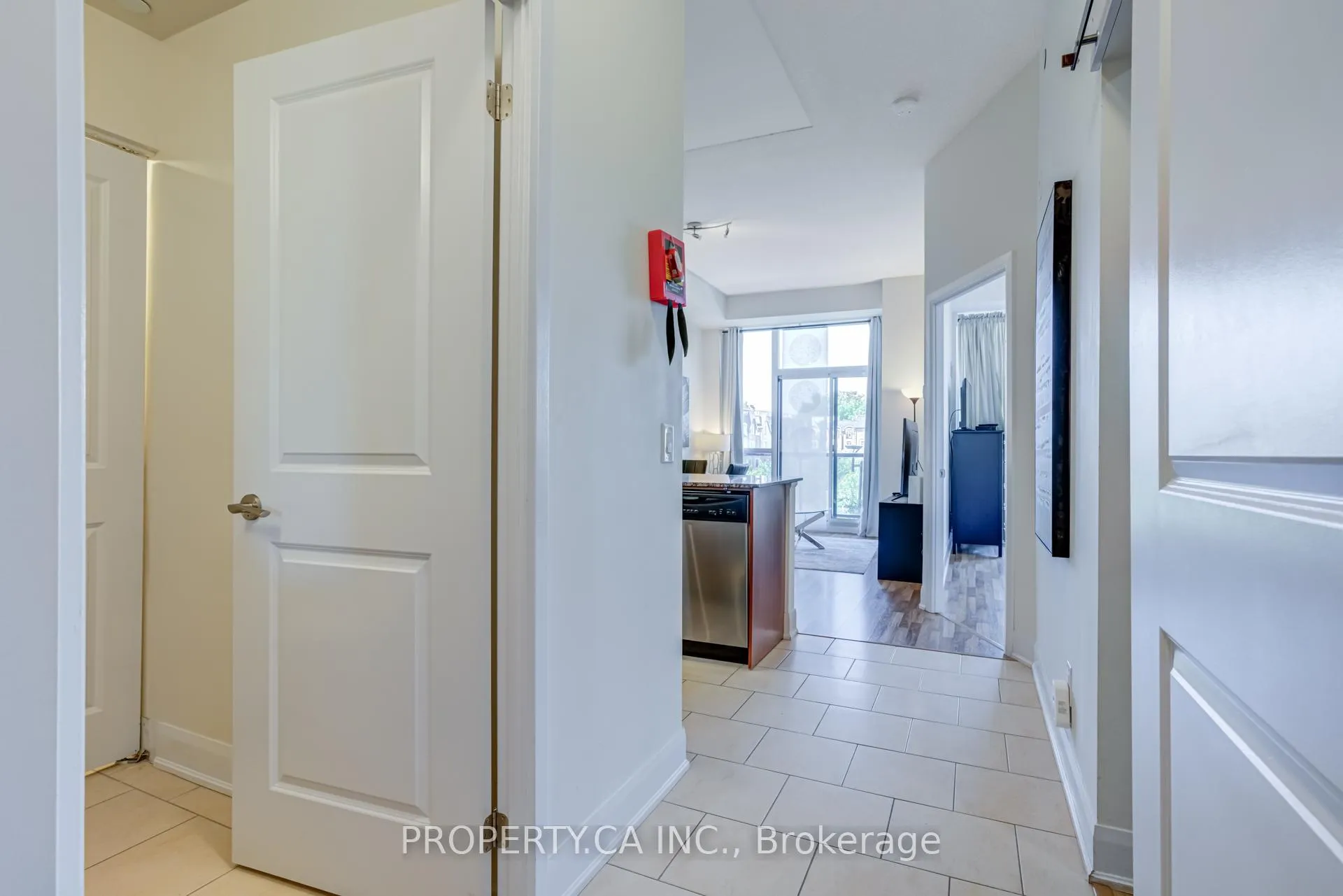 Photo 6 of Unit 210A, 4700 Highway 7 Road, Vaughan, East Woodbridge — HOMEH