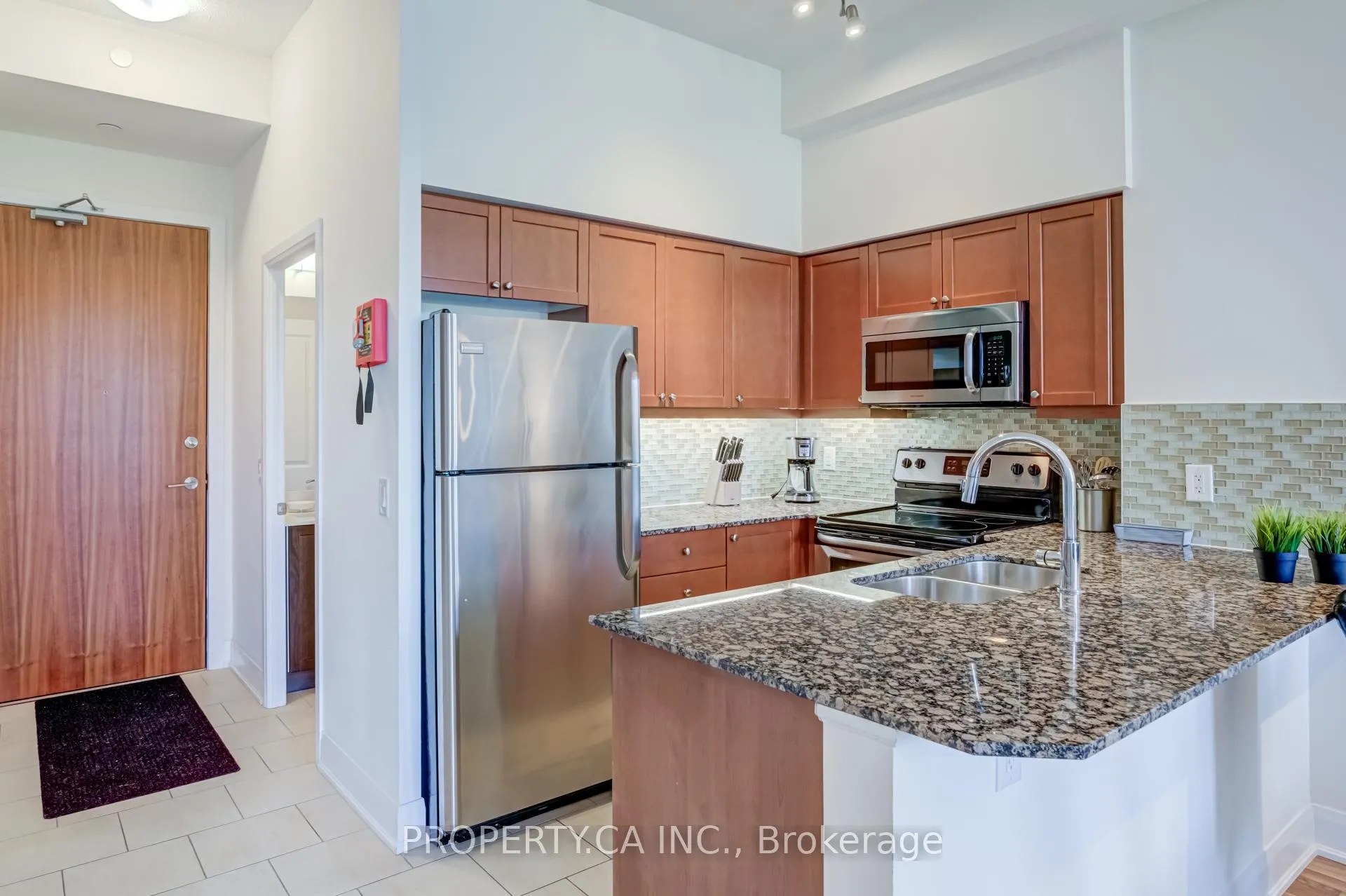 Photo 9 of Unit 210A, 4700 Highway 7 Road, Vaughan, East Woodbridge — HOMEH