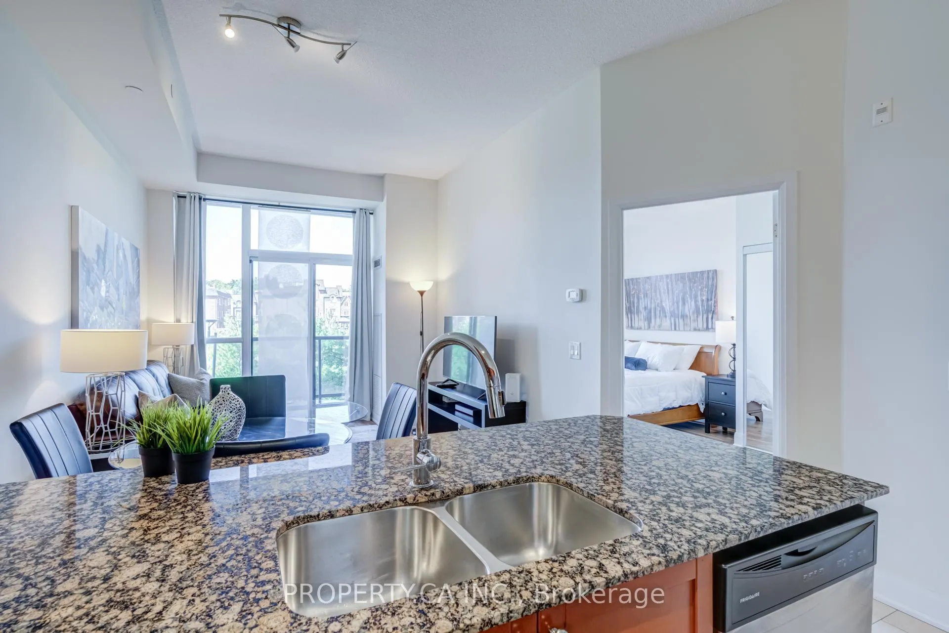 Photo 12 of Unit 210A, 4700 Highway 7 Road, Vaughan, East Woodbridge — HOMEH
