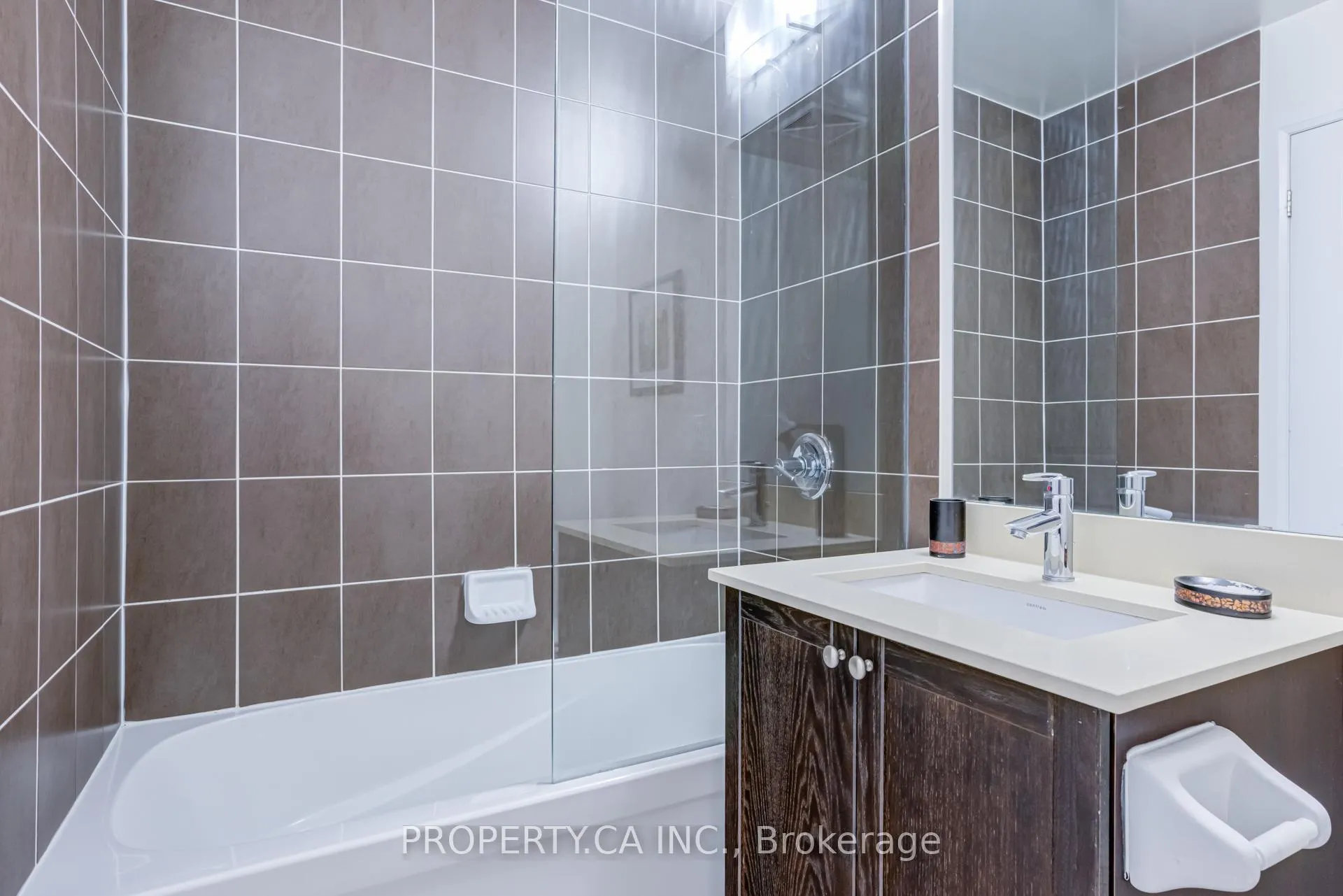 Photo 19 of Unit 210A, 4700 Highway 7 Road, Vaughan, East Woodbridge — HOMEH