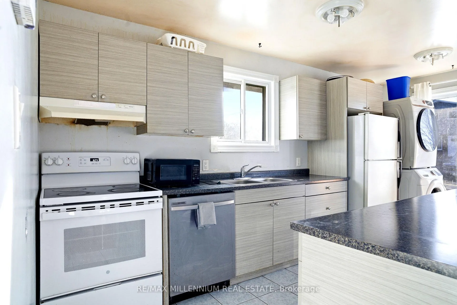 Photo 4 of 8 Plumtree Place, North Bay, Ferris — HOMEH