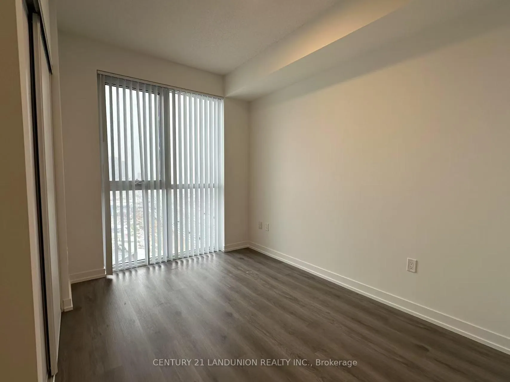 Photo 3 of Unit 1006, 225 Commerce Street, Vaughan, Vaughan Corporate Centre — HOMEH
