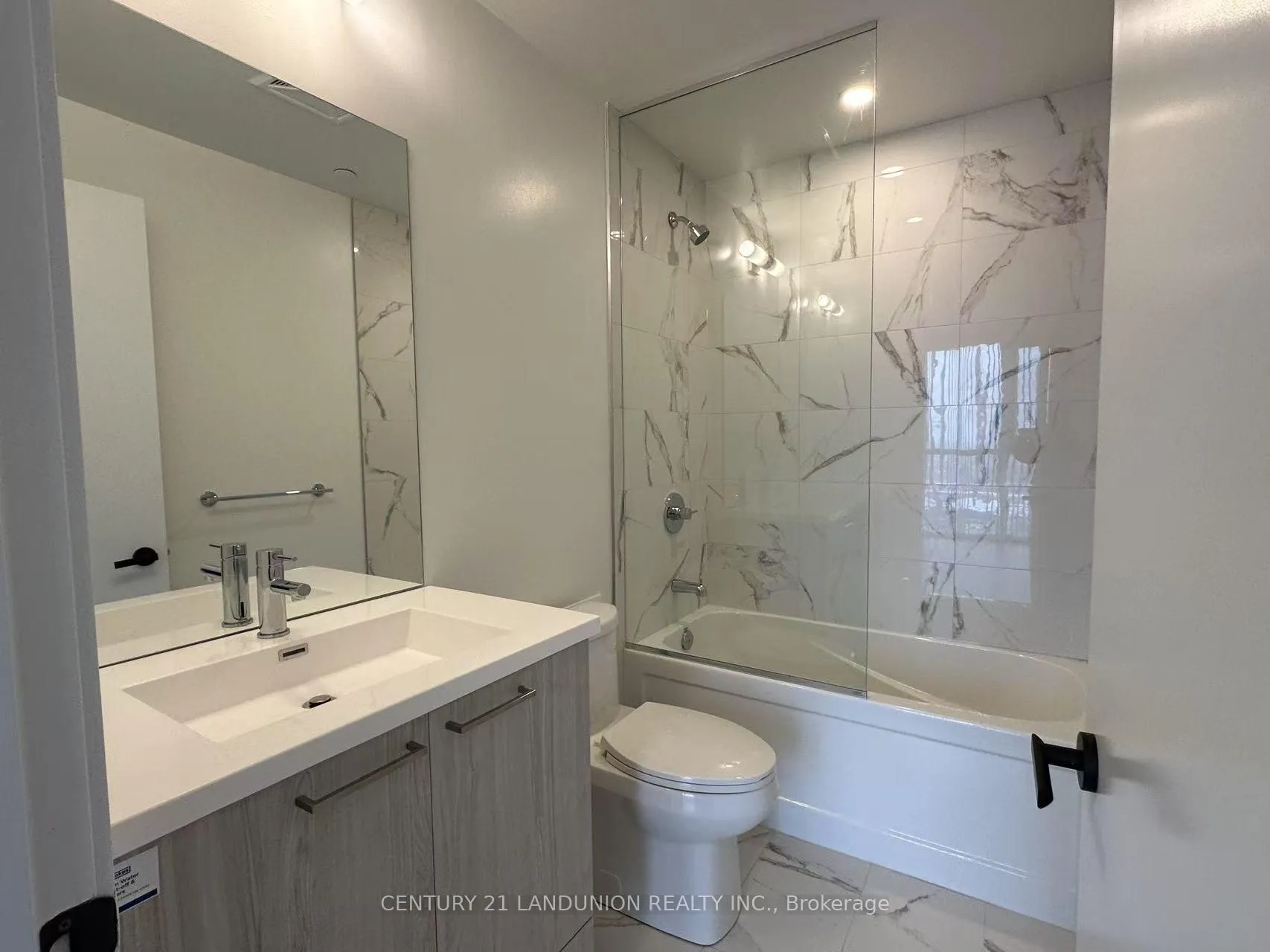 Photo 4 of Unit 1006, 225 Commerce Street, Vaughan, Vaughan Corporate Centre — HOMEH