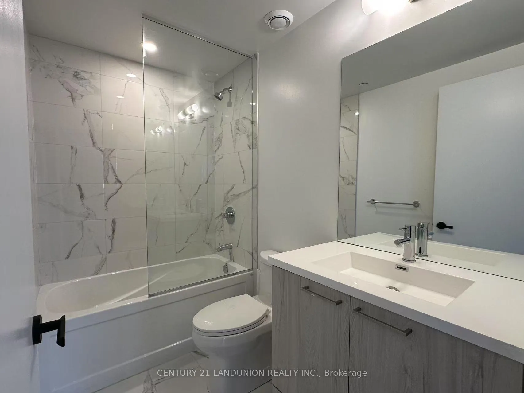 Photo 6 of Unit 1006, 225 Commerce Street, Vaughan, Vaughan Corporate Centre — HOMEH