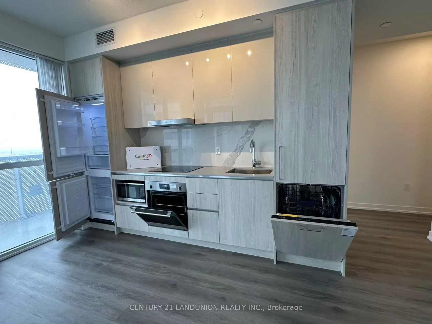 Photo 9 of Unit 1006, 225 Commerce Street, Vaughan, Vaughan Corporate Centre — HOMEH