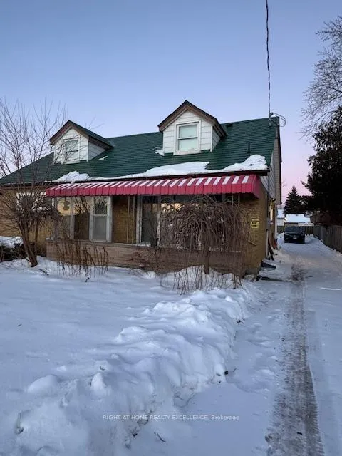 Photo 1 of Unit Unit # 2 ( Backside ), 52 Bruce Street, Kitchener — HOMEH