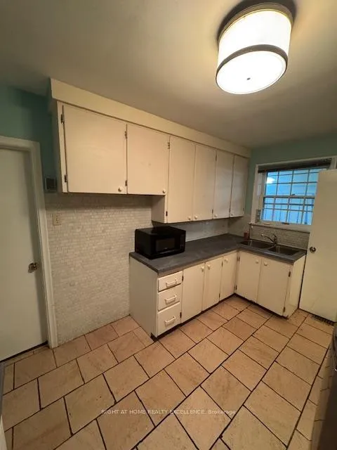 Photo 7 of Unit Unit # 2 ( Backside ), 52 Bruce Street, Kitchener — HOMEH