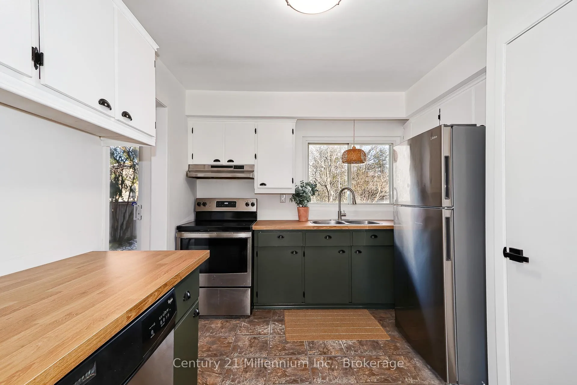 Photo 9 of 22 Dickson Road, Collingwood — HOMEH