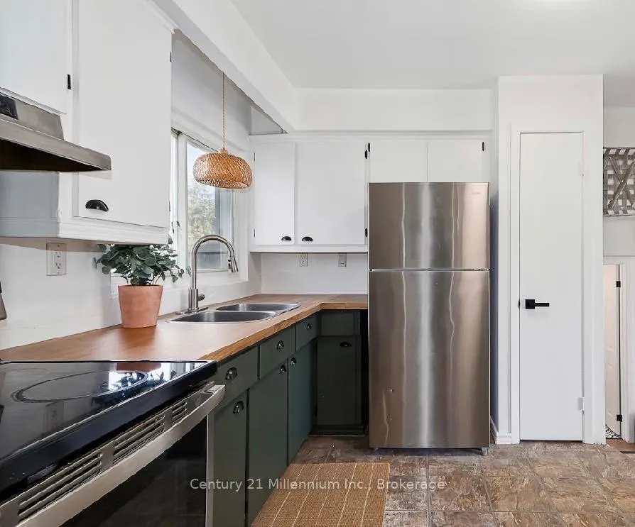 Photo 10 of 22 Dickson Road, Collingwood — HOMEH