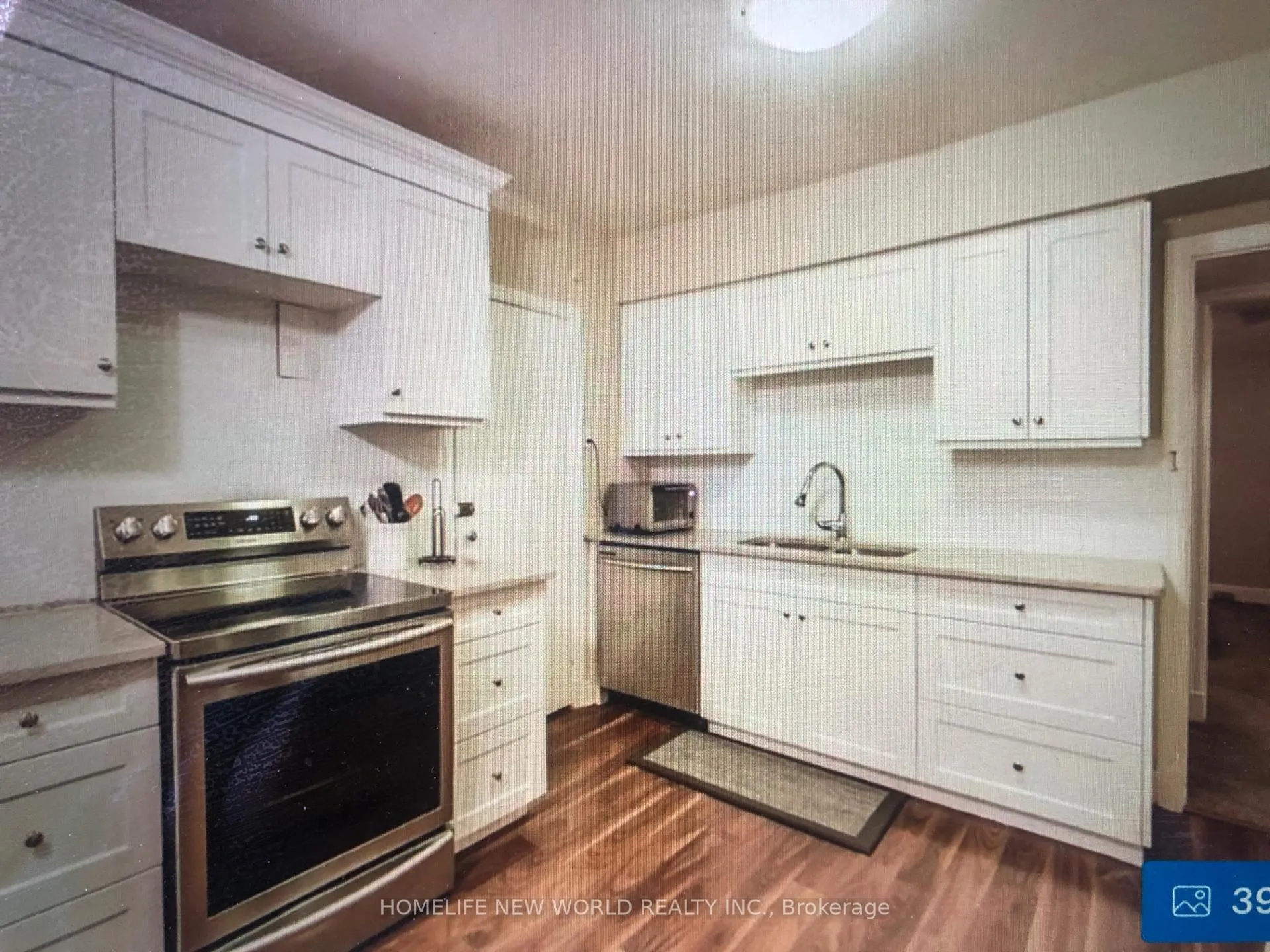 Photo 3 of Unit 4, 1217 Avenue Road, Toronto, Lawrence Park South — HOMEH