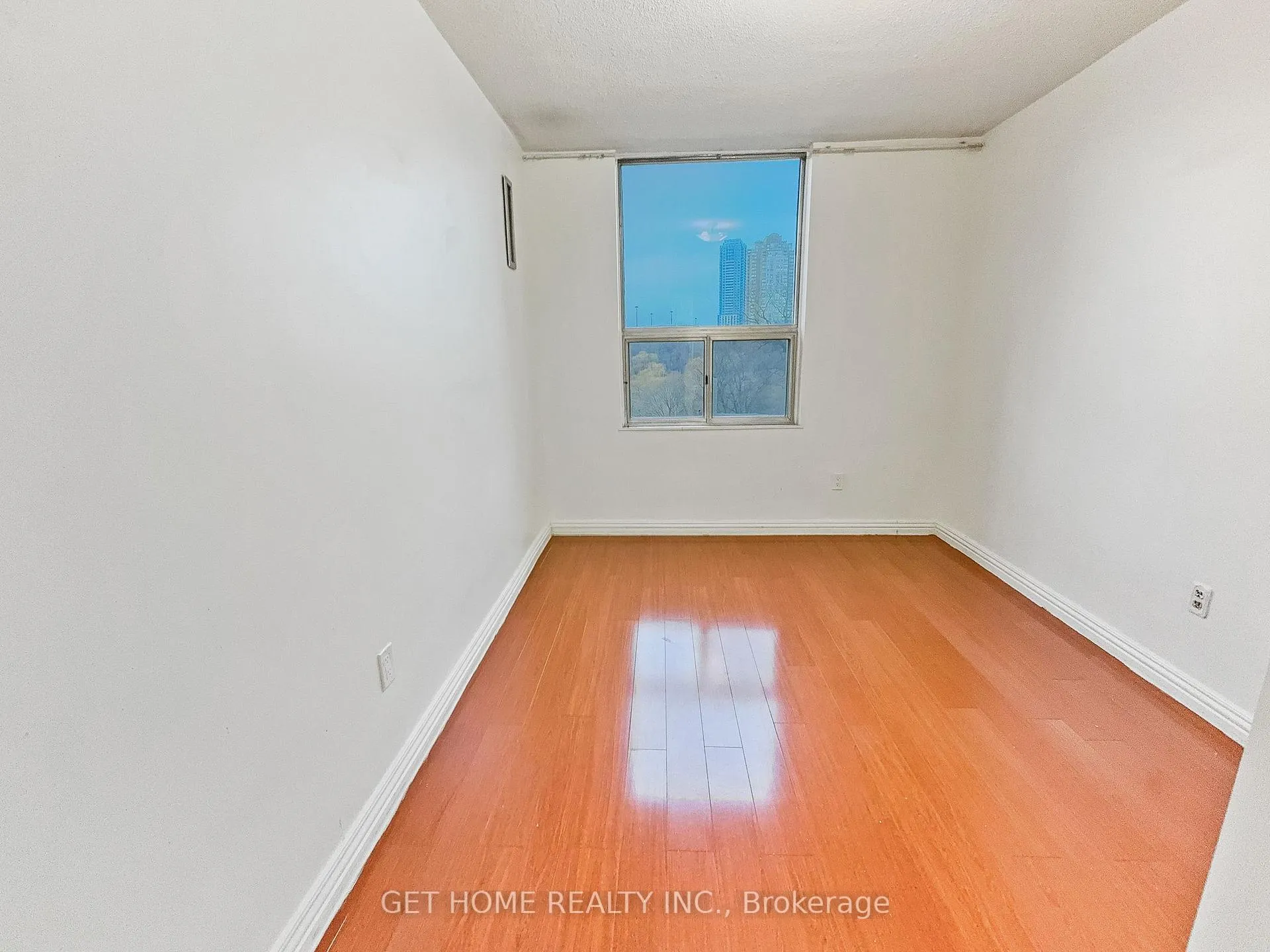 Photo 2 of Unit 601, 20 Edgecliffe Golfway, Toronto, Flemingdon Park — HOMEH