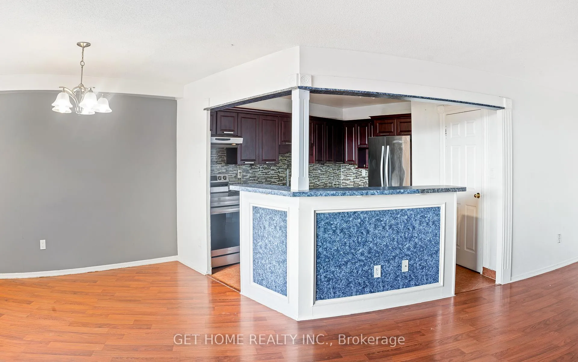 Photo 4 of Unit 601, 20 Edgecliffe Golfway, Toronto, Flemingdon Park — HOMEH
