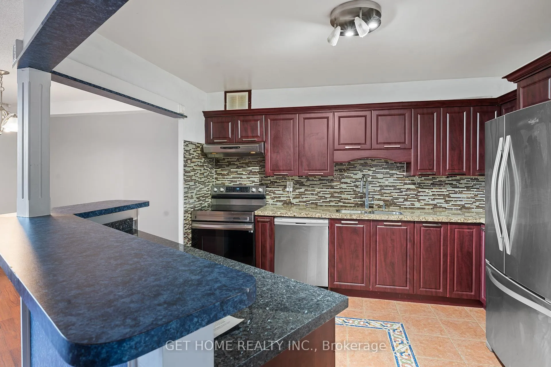 Photo 7 of Unit 601, 20 Edgecliffe Golfway, Toronto, Flemingdon Park — HOMEH