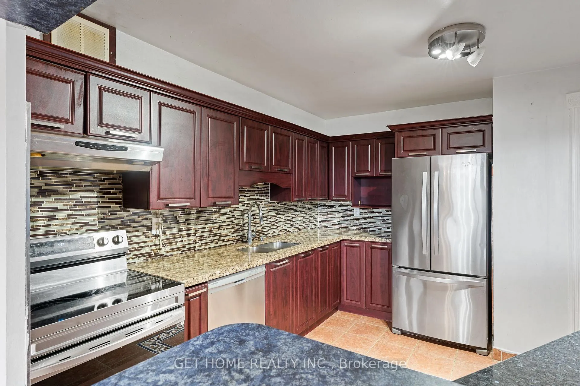 Photo 11 of Unit 601, 20 Edgecliffe Golfway, Toronto, Flemingdon Park — HOMEH