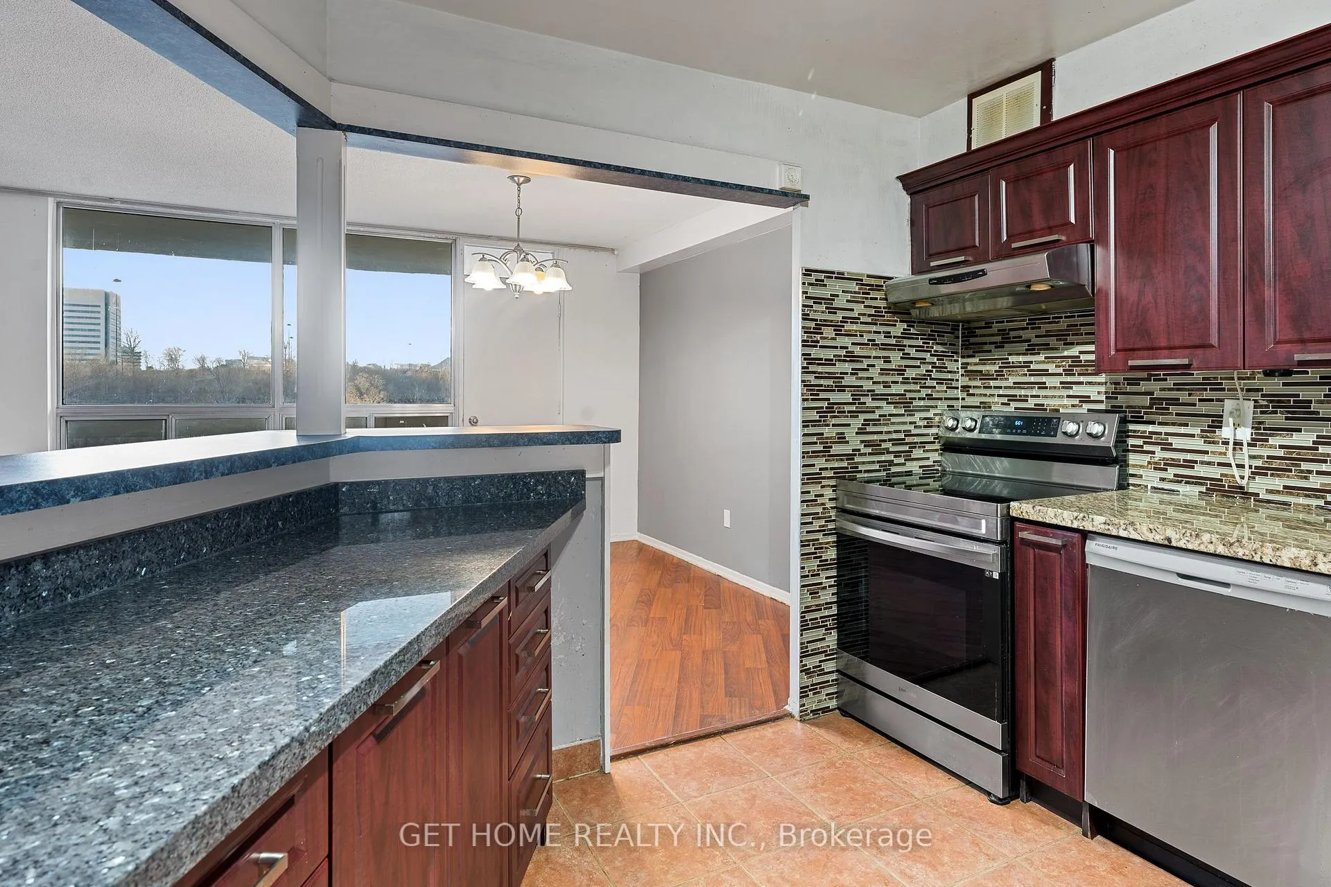 Photo 12 of Unit 601, 20 Edgecliffe Golfway, Toronto, Flemingdon Park — HOMEH