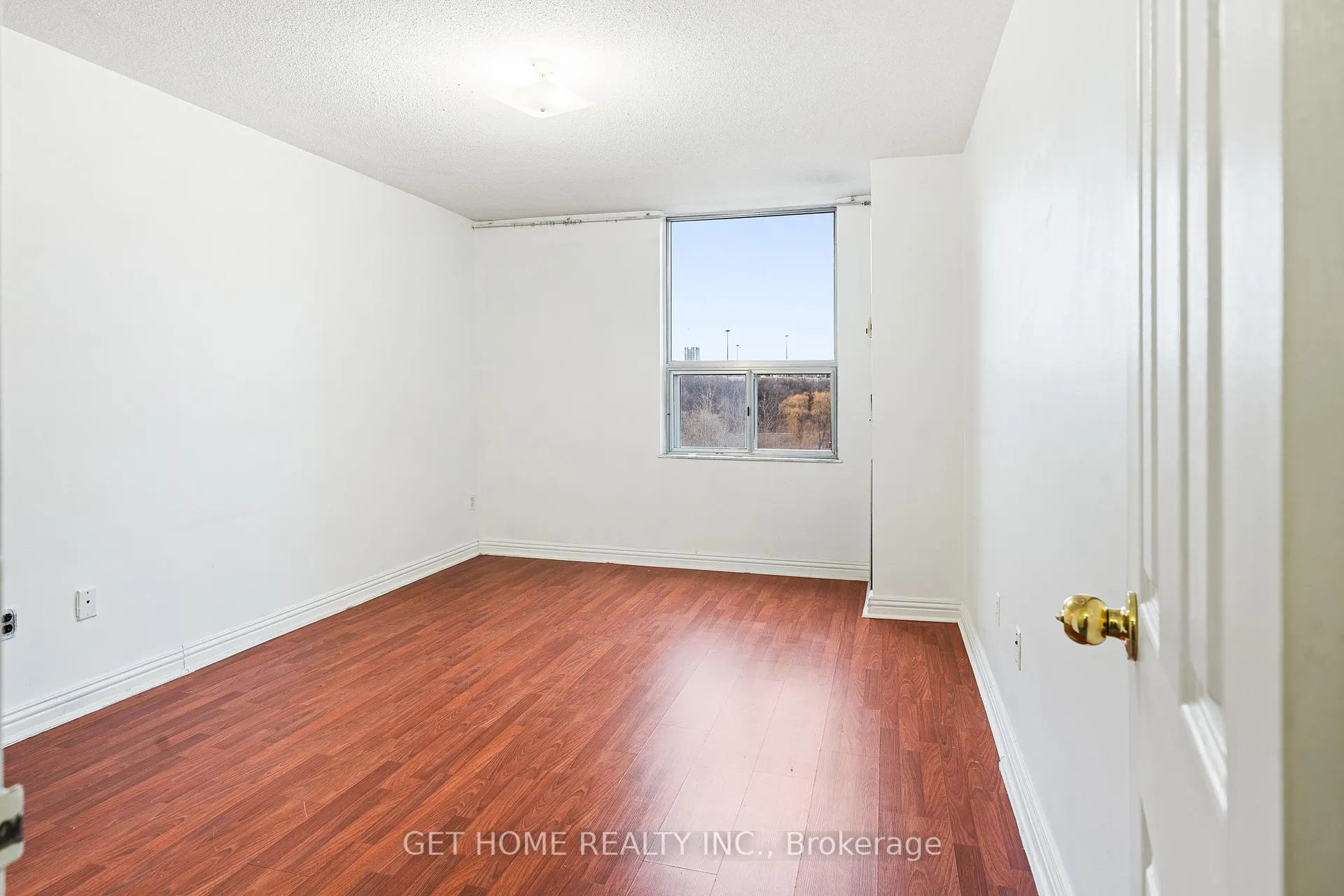 Photo 16 of Unit 601, 20 Edgecliffe Golfway, Toronto, Flemingdon Park — HOMEH