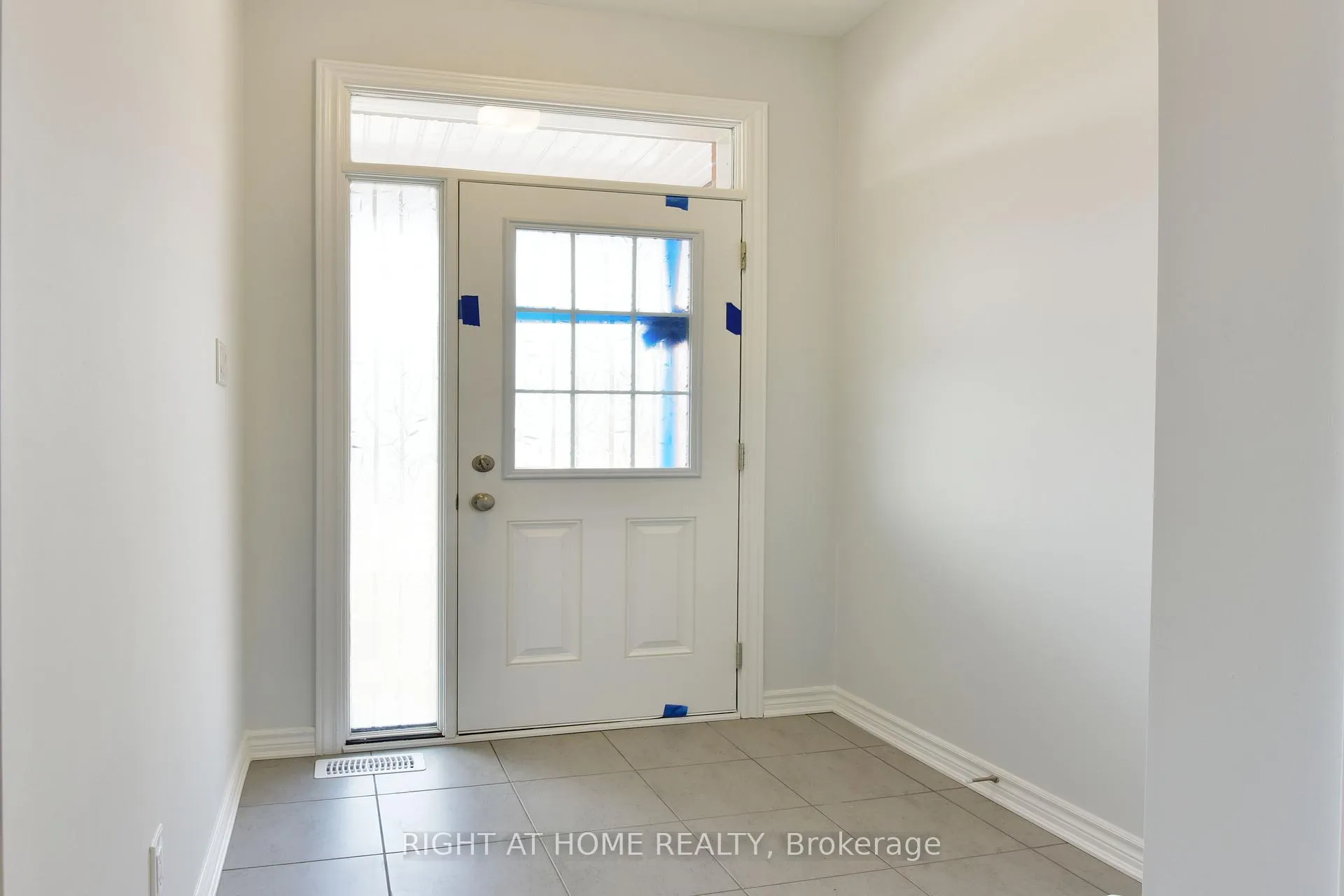 Photo 2 of 623 Perseus Avenue, Ottawa, Barrhaven - Half Moon Bay — HOMEH