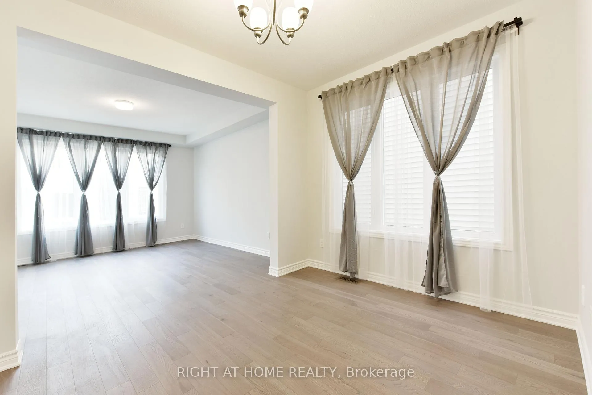 Photo 4 of 623 Perseus Avenue, Ottawa, Barrhaven - Half Moon Bay — HOMEH