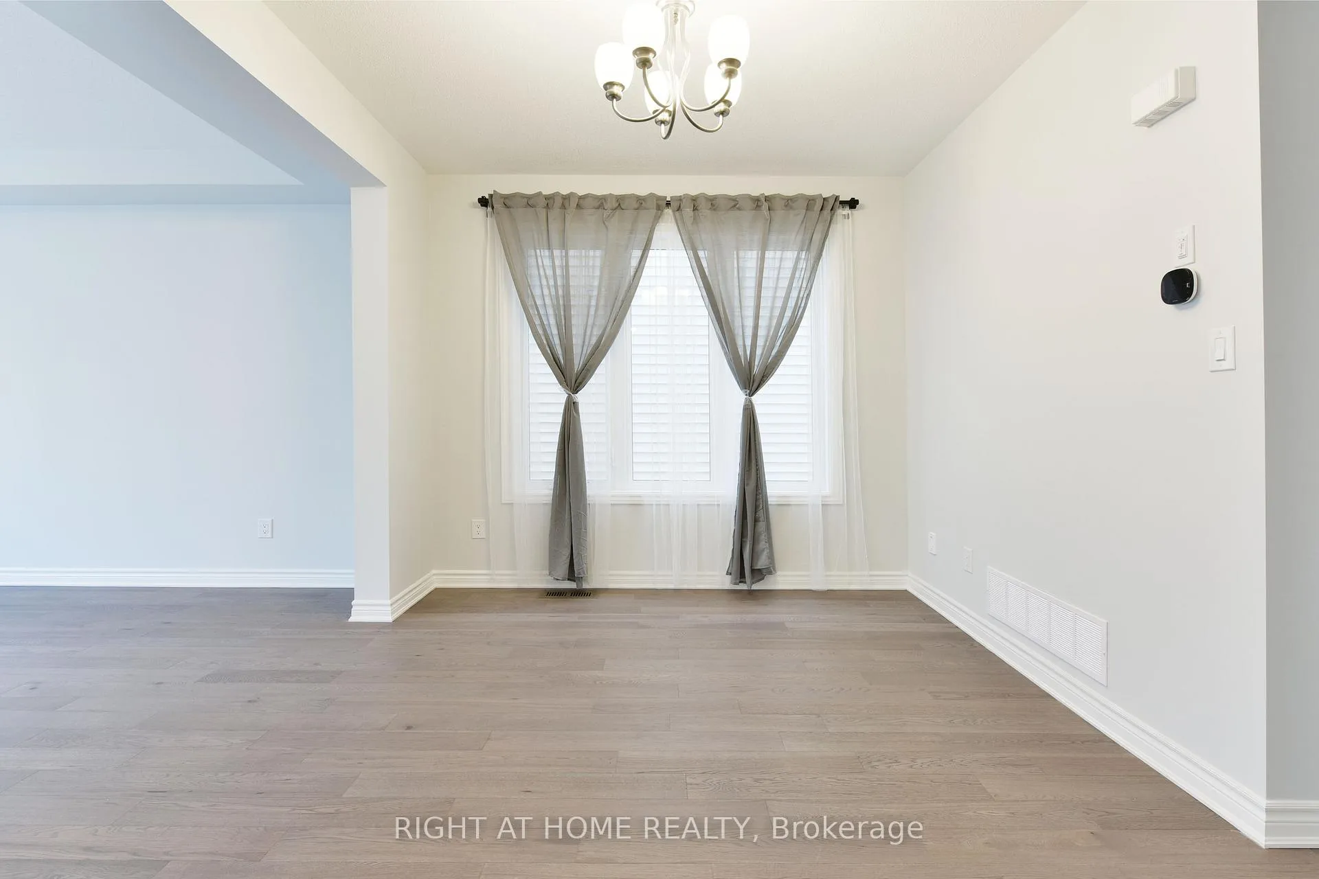 Photo 5 of 623 Perseus Avenue, Ottawa, Barrhaven - Half Moon Bay — HOMEH