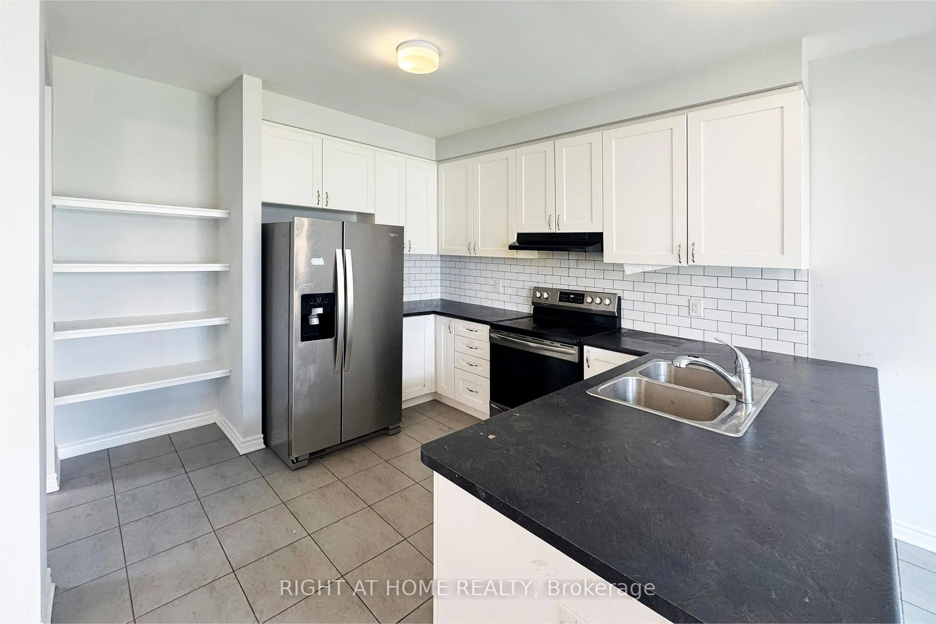 Photo 10 of 623 Perseus Avenue, Ottawa, Barrhaven - Half Moon Bay — HOMEH