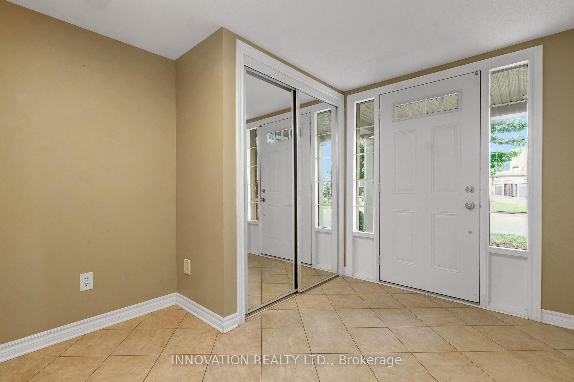 Photo 3 of 2082 Madrid Avenue, Ottawa, Barrhaven - Heritage Park — HOMEH