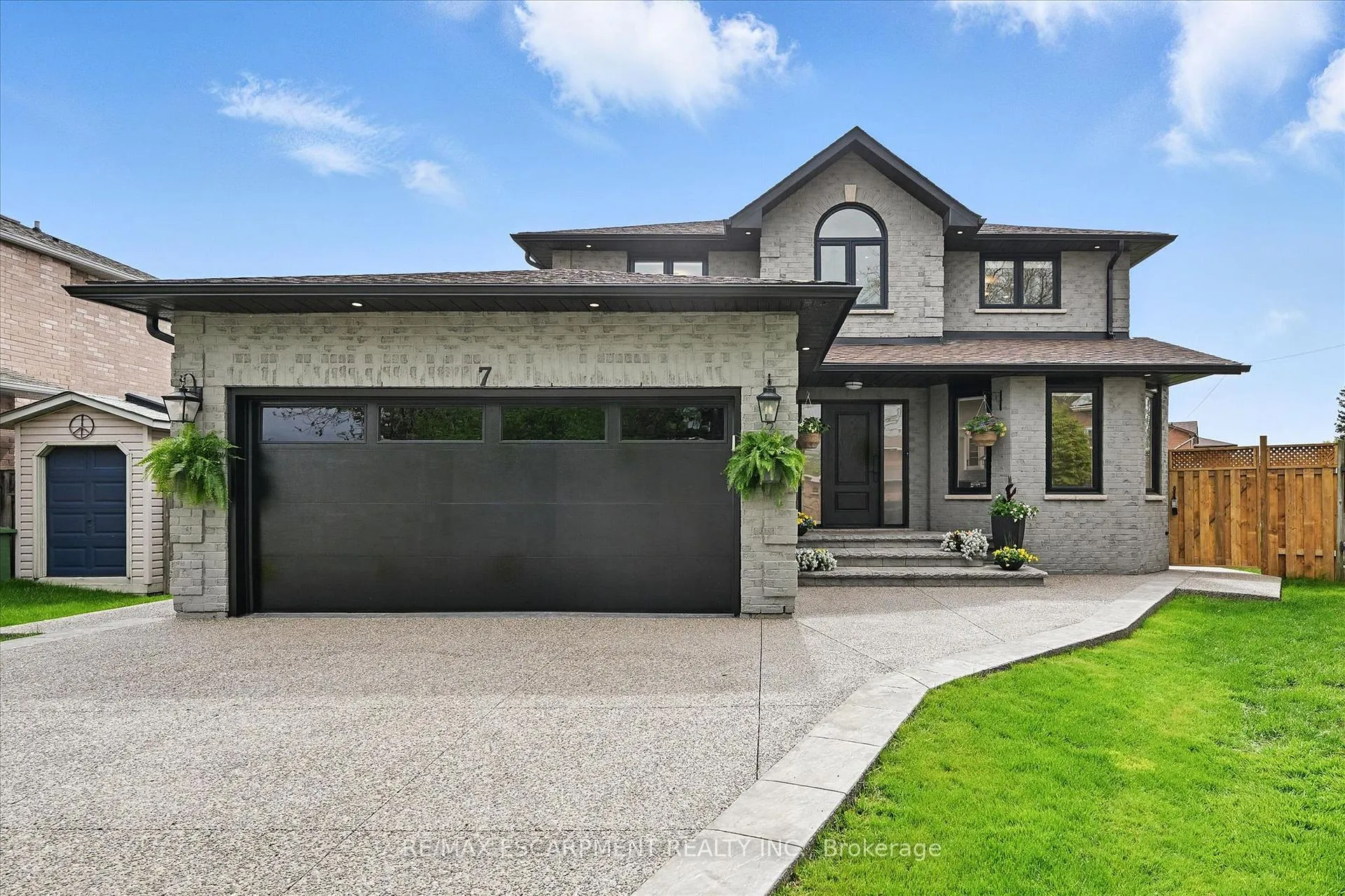Photo 1 of 7 Grandview Avenue, Hamilton, Lakeshore — HOMEH