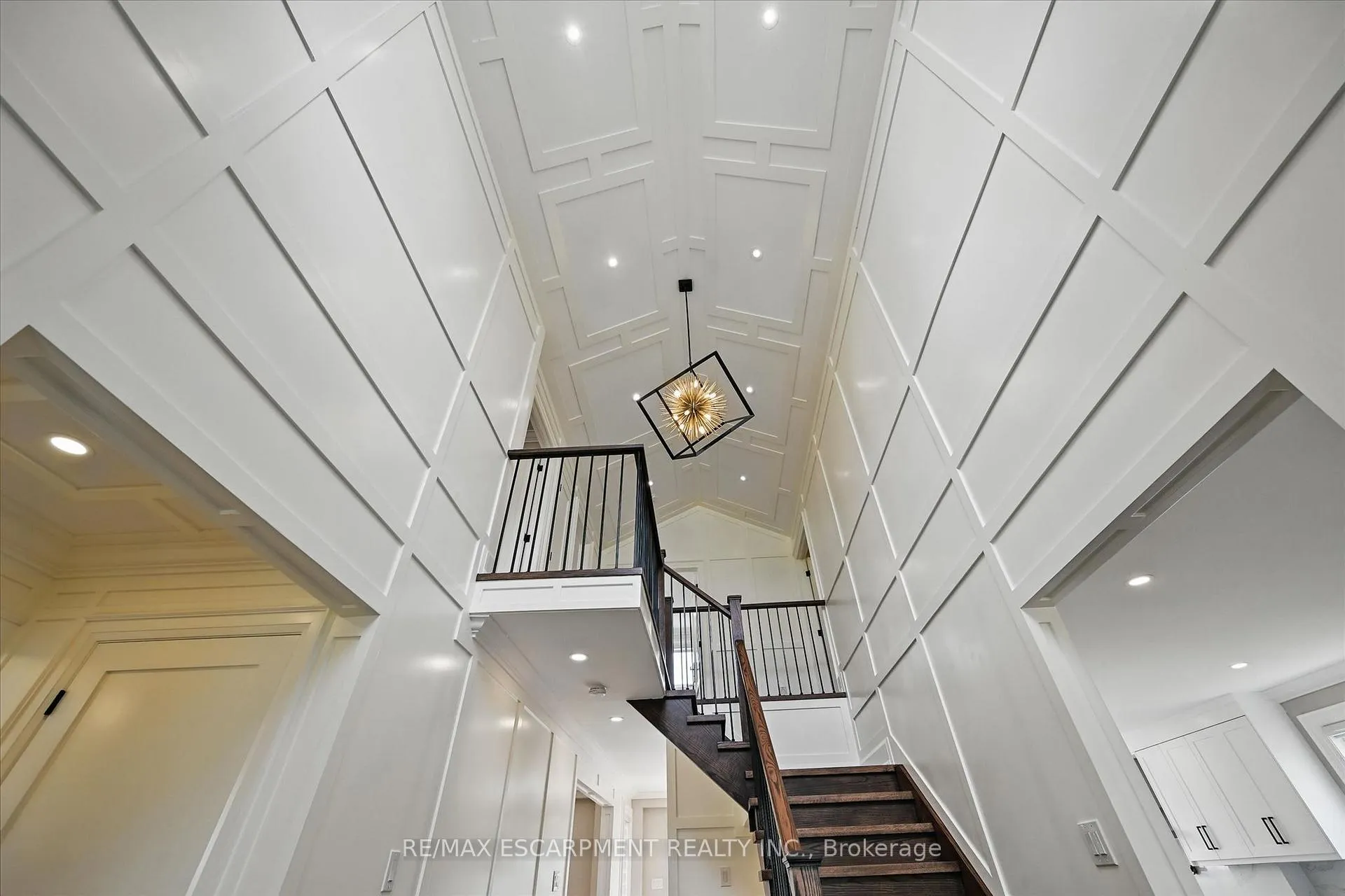 Photo 7 of 7 Grandview Avenue, Hamilton, Lakeshore — HOMEH