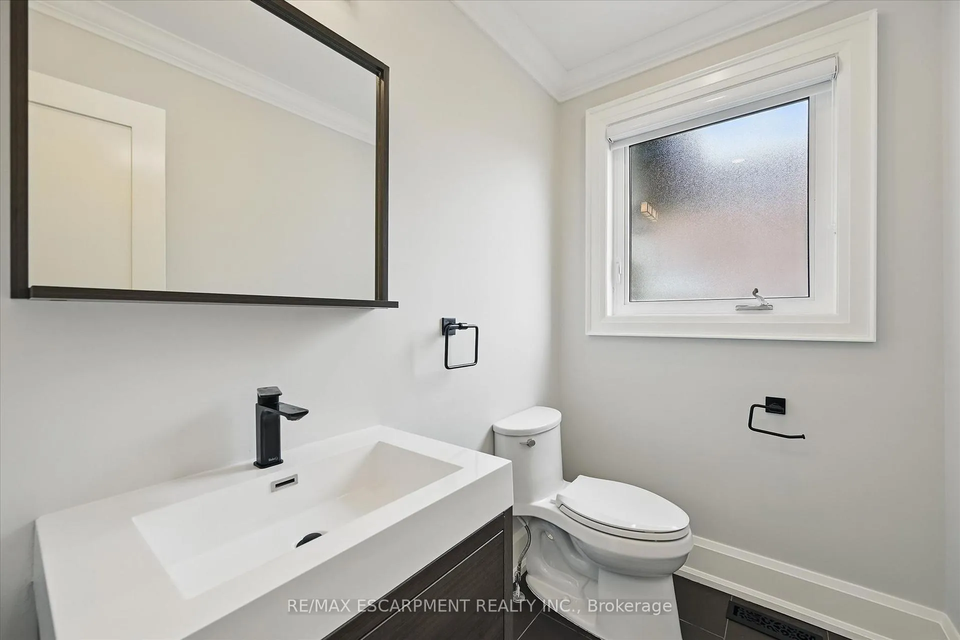 Photo 23 of 7 Grandview Avenue, Hamilton, Lakeshore — HOMEH