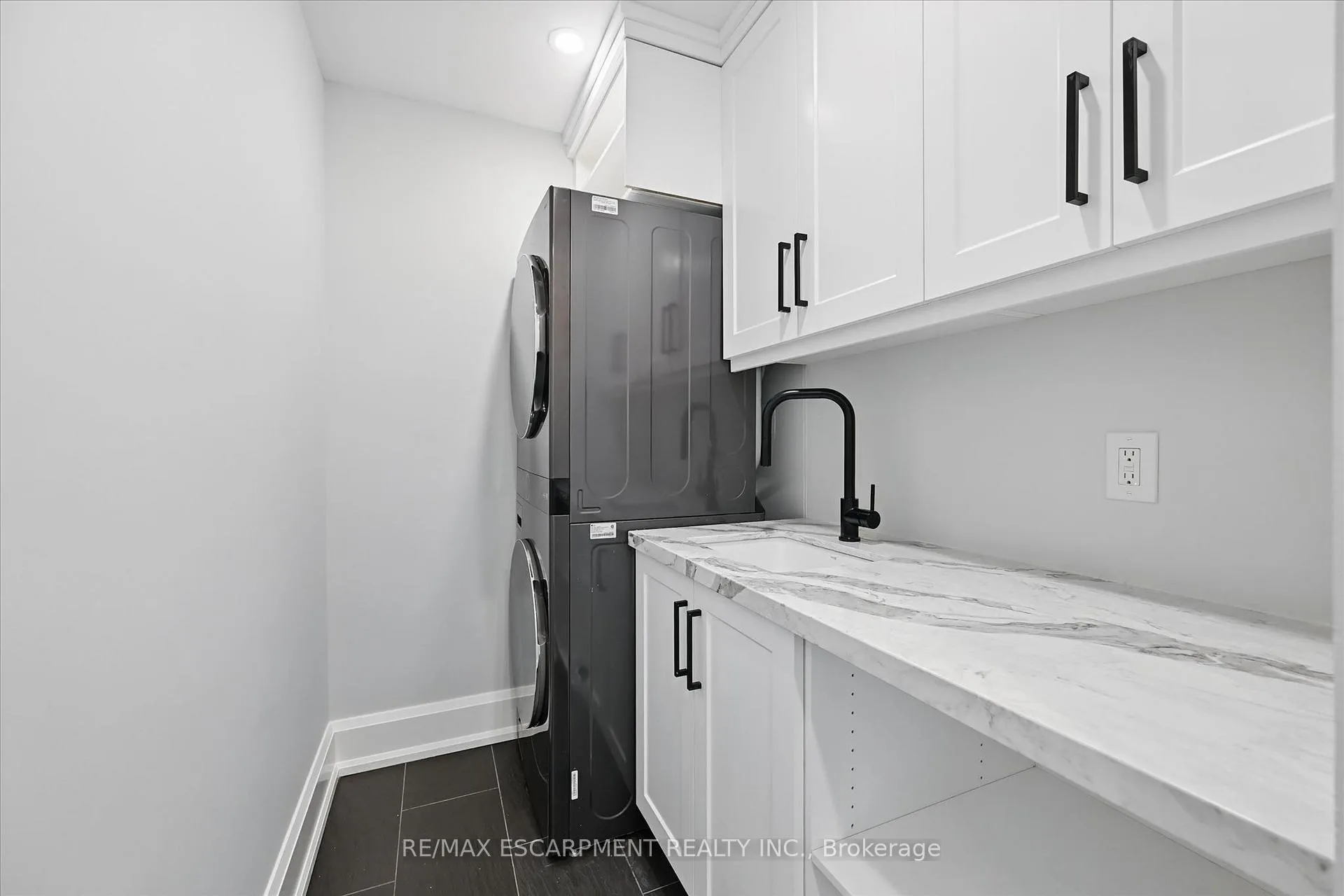 Photo 24 of 7 Grandview Avenue, Hamilton, Lakeshore — HOMEH
