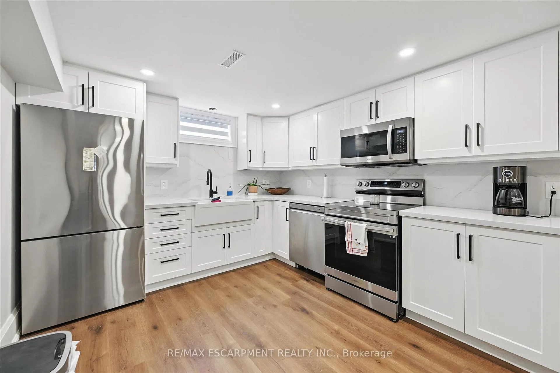 Photo 34 of 7 Grandview Avenue, Hamilton, Lakeshore — HOMEH