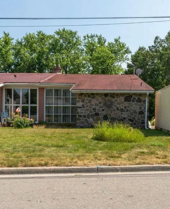 Photo 1 of Unit MAIN, 9 Dunham Crescent, Aurora, Aurora Heights — HOMEH