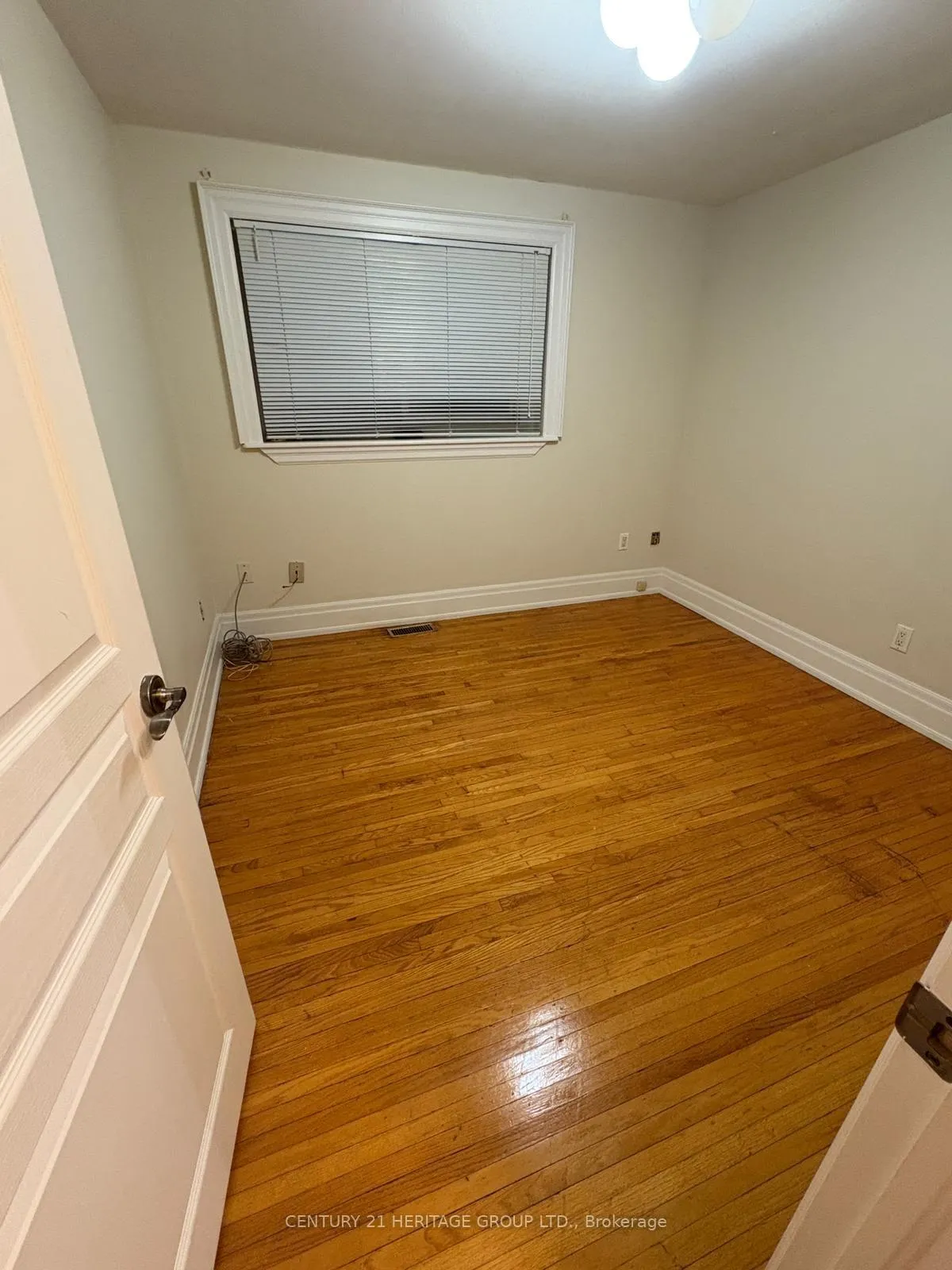 Photo 19 of Unit MAIN, 9 Dunham Crescent, Aurora, Aurora Heights — HOMEH