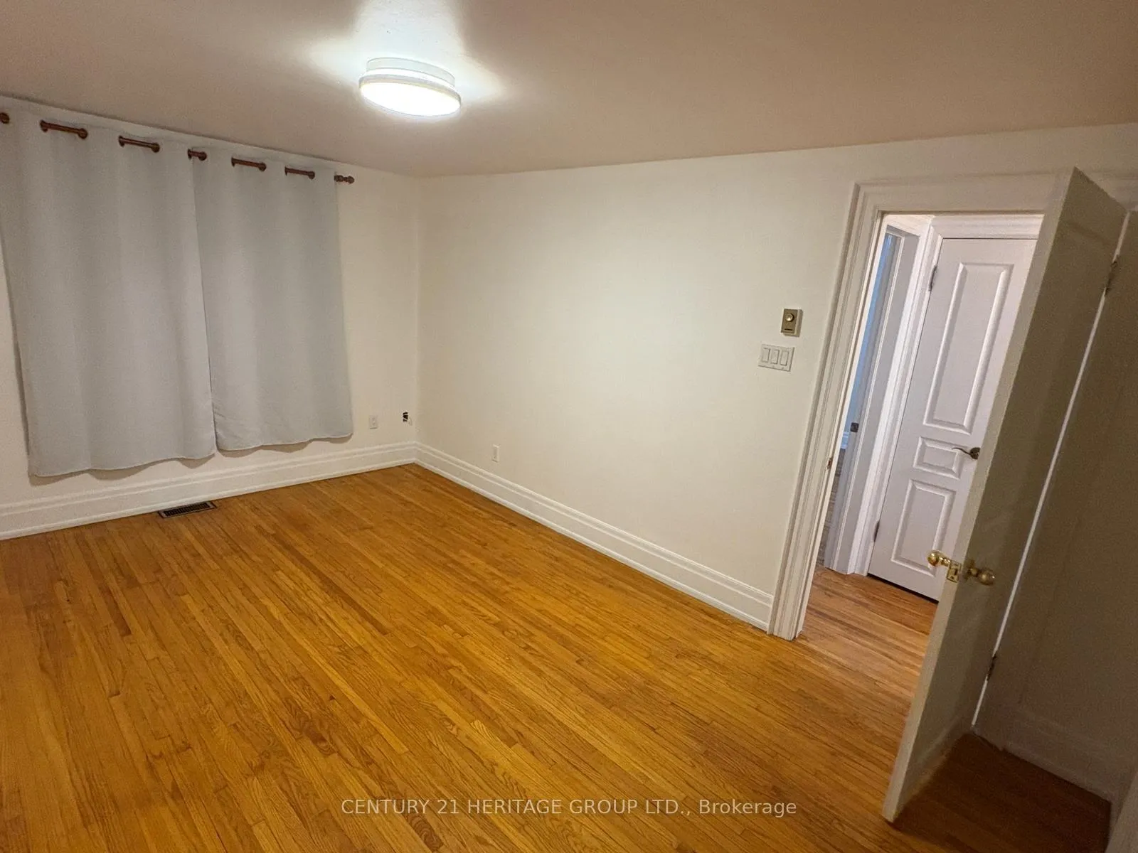 Photo 23 of Unit MAIN, 9 Dunham Crescent, Aurora, Aurora Heights — HOMEH