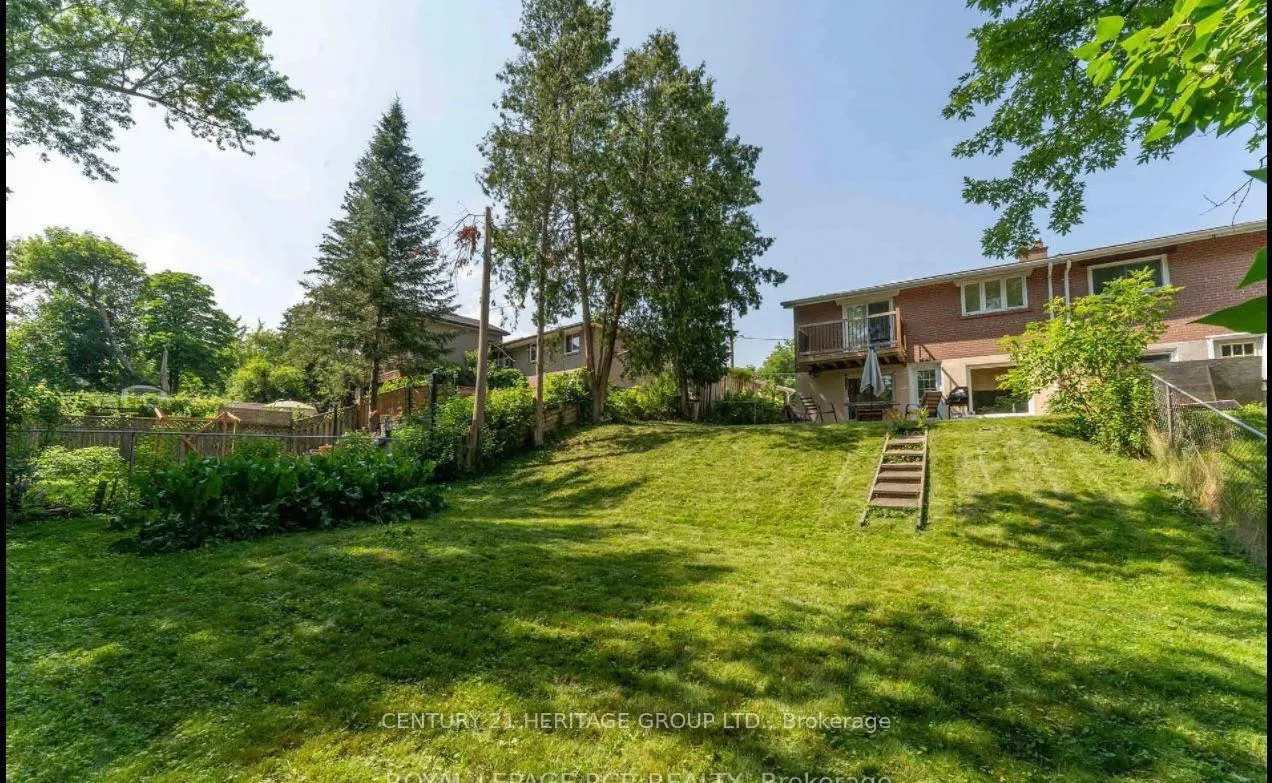 Photo 30 of Unit MAIN, 9 Dunham Crescent, Aurora, Aurora Heights — HOMEH