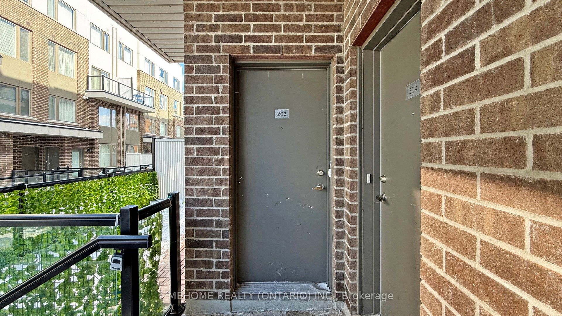 Photo 4 of Unit 203, 1460 Whites Road, Pickering, Dunbarton — HOMEH