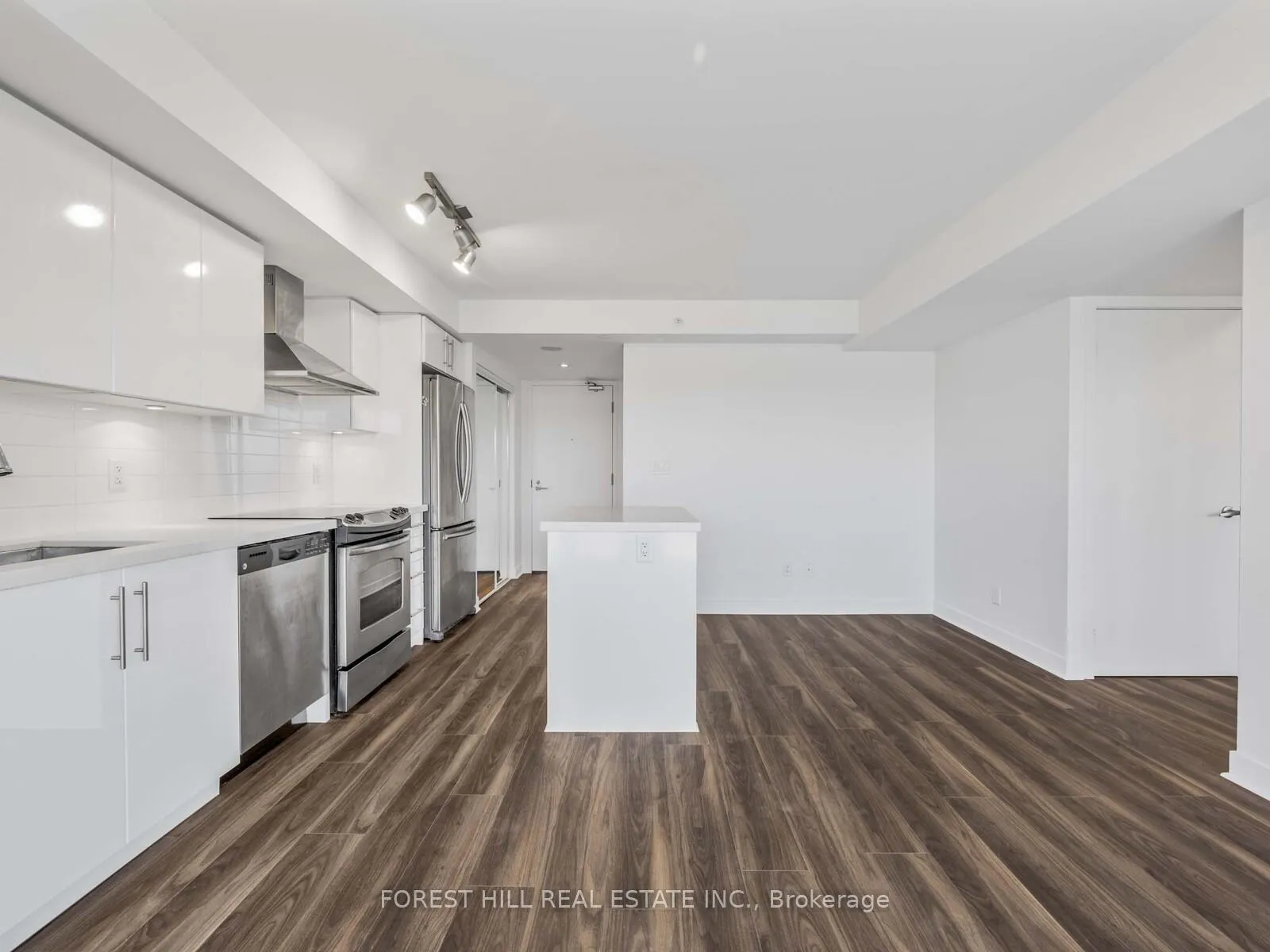 Photo 6 of Unit 510, 58 Orchard View Boulevard, Toronto, Yonge-Eglinton — HOMEH