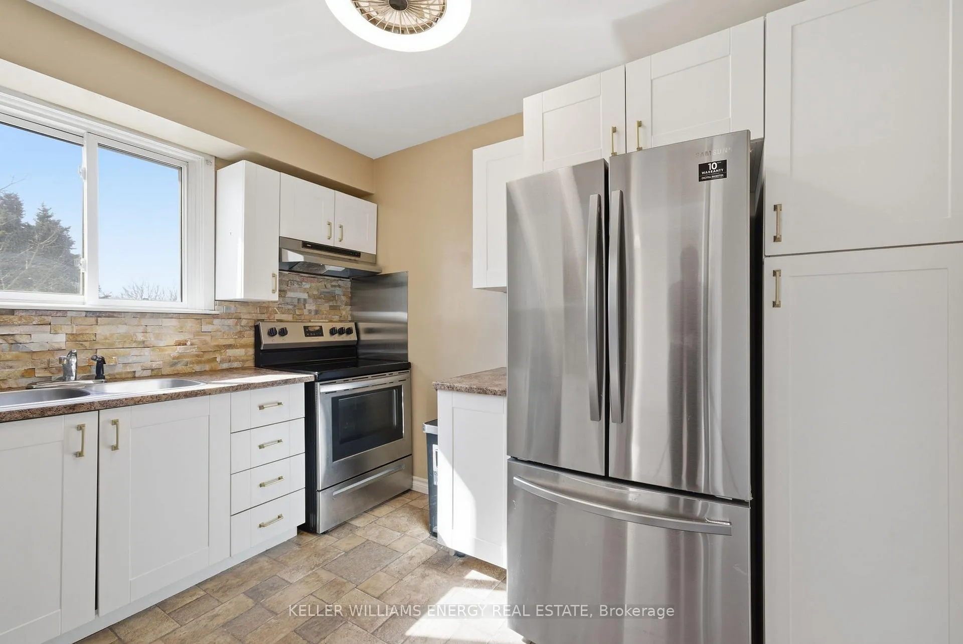 Photo 5 of 428 Lesabre Street, Oshawa, Eastdale — HOMEH