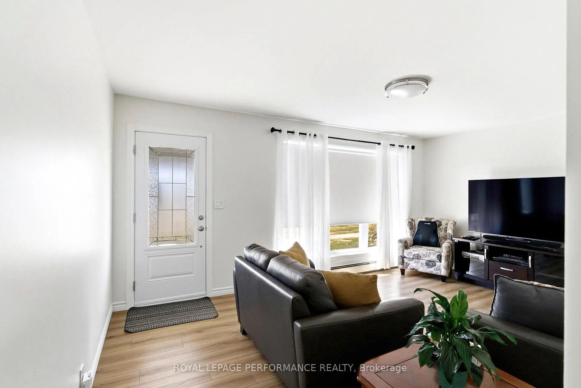 Photo 6 of 216 Danis Avenue, Cornwall — HOMEH