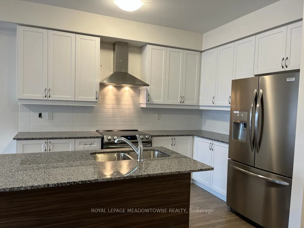Photo 5 of 45 Eberhardt Drive E, Wasaga Beach — HOMEH