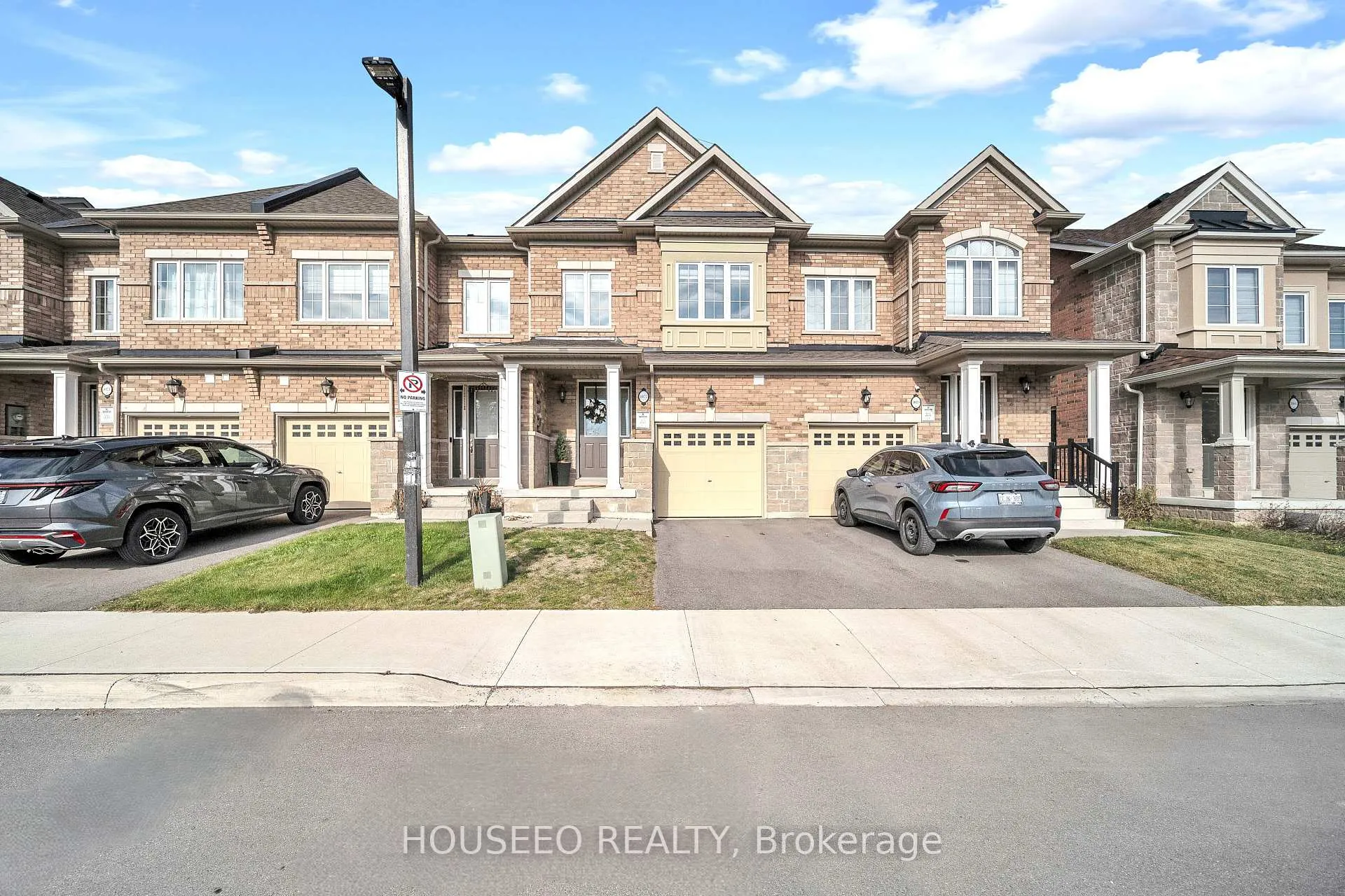 Photo 1 of 1077 Garner Road E, Hamilton, Meadowlands — HOMEH