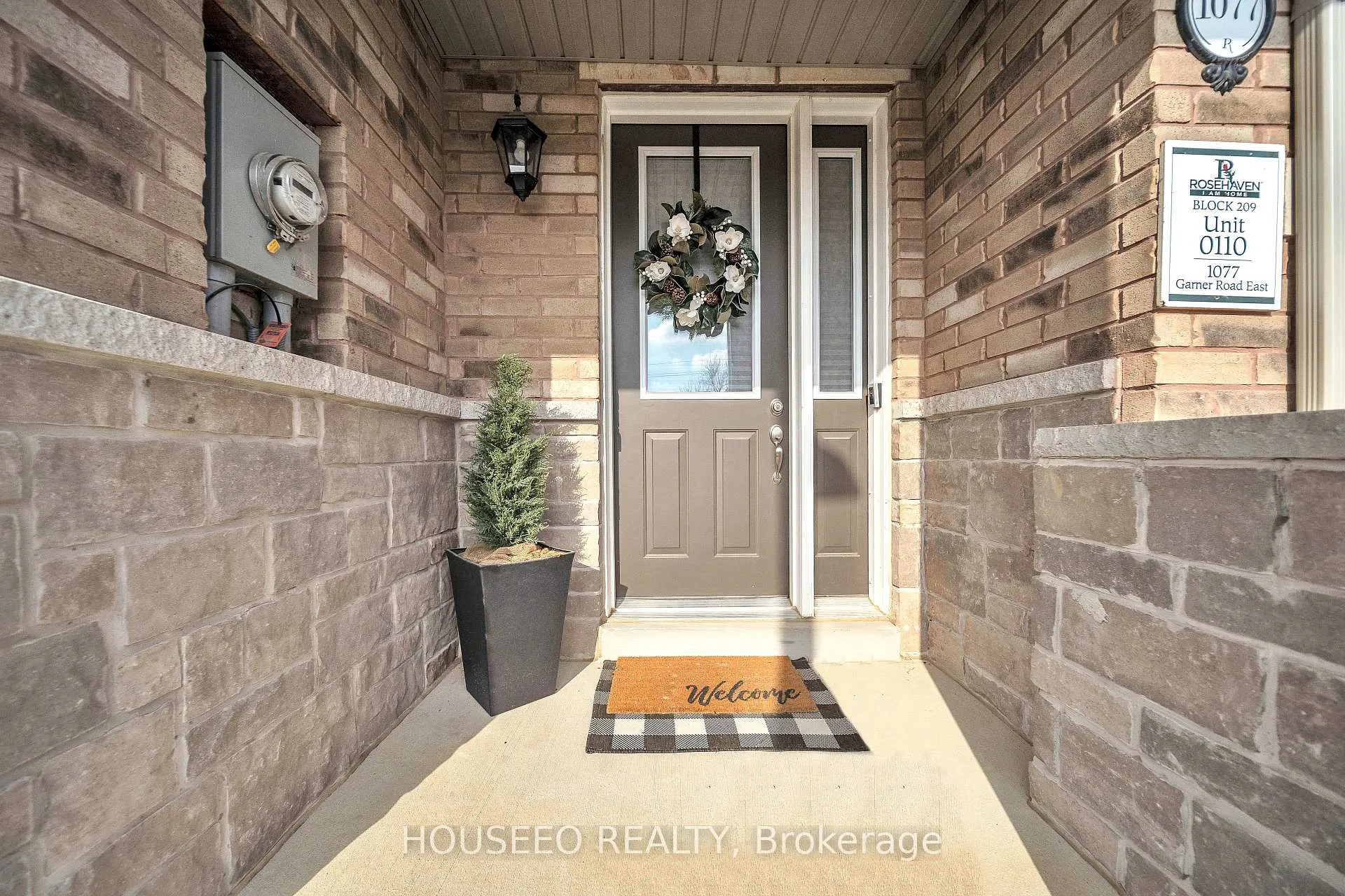 Photo 5 of 1077 Garner Road E, Hamilton, Meadowlands — HOMEH