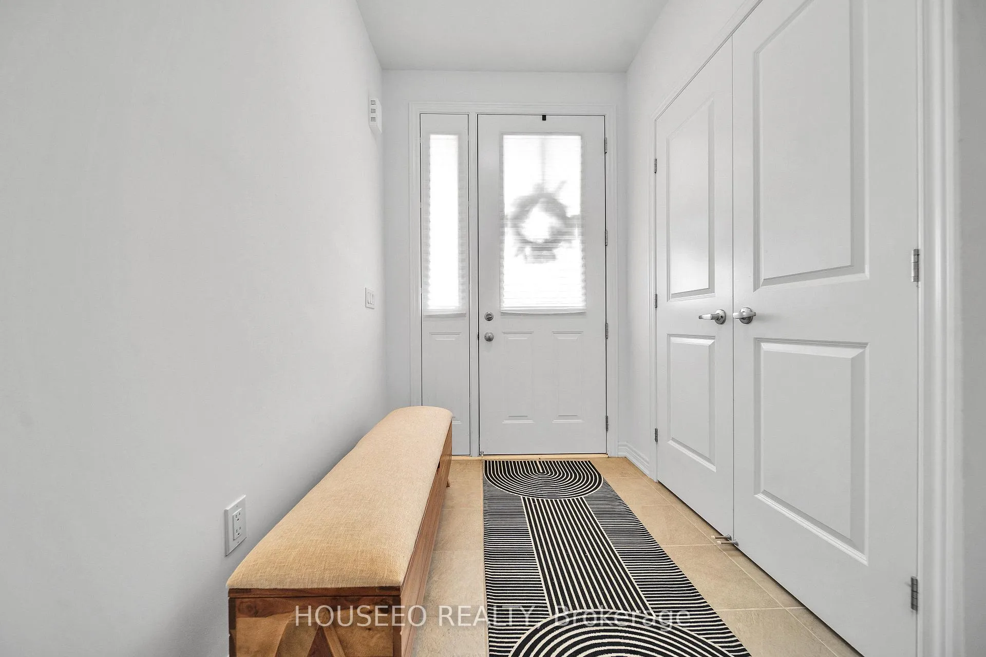 Photo 6 of 1077 Garner Road E, Hamilton, Meadowlands — HOMEH