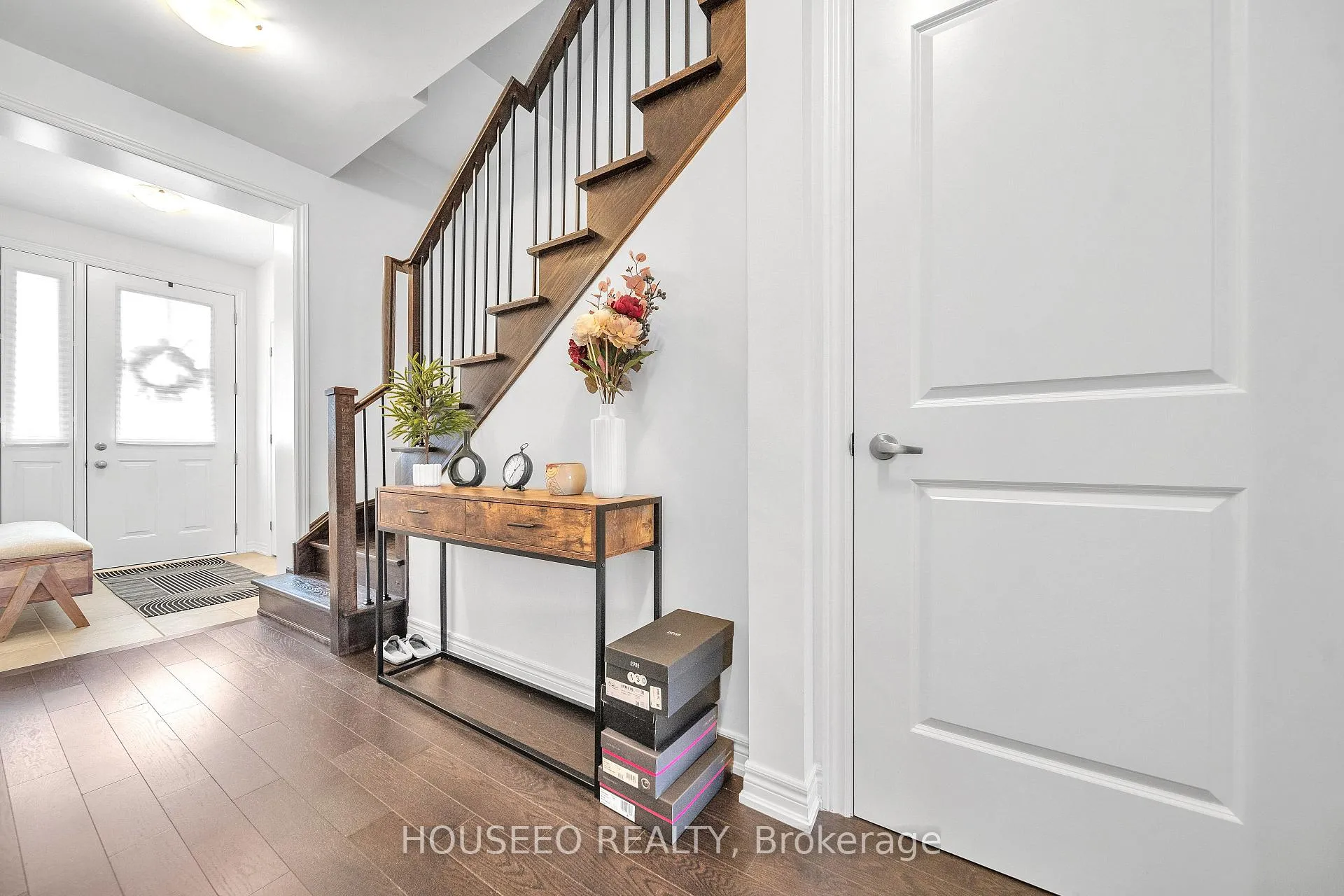 Photo 8 of 1077 Garner Road E, Hamilton, Meadowlands — HOMEH