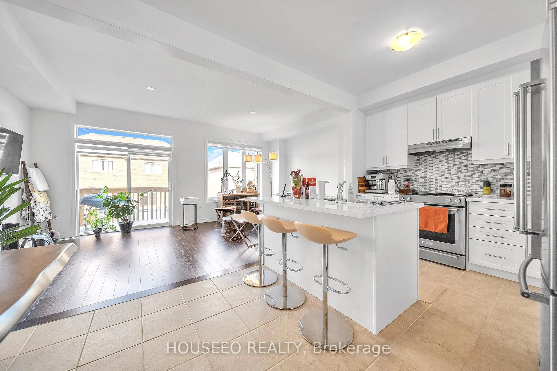 Photo 18 of 1077 Garner Road E, Hamilton, Meadowlands — HOMEH