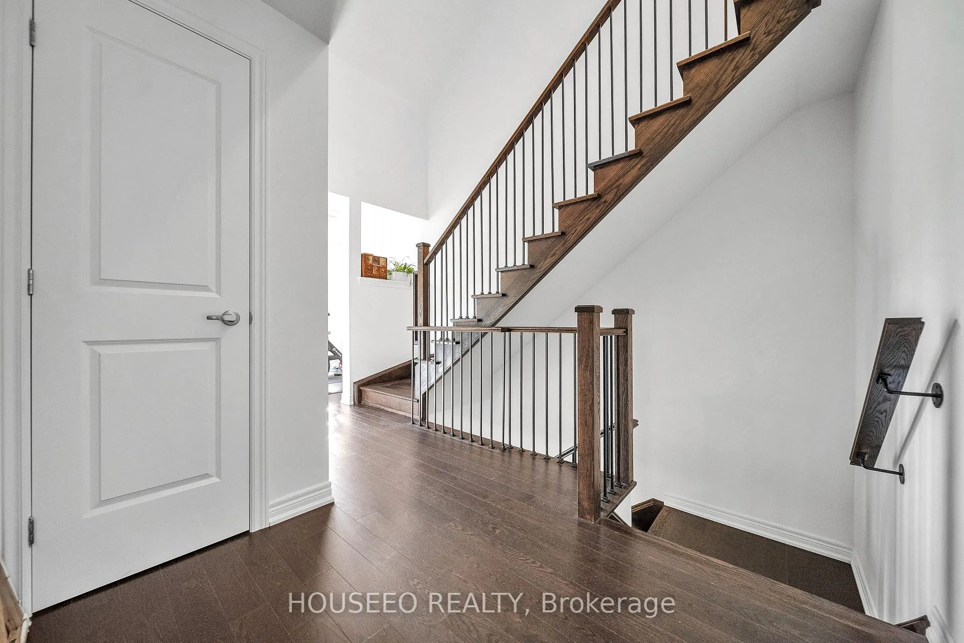 Photo 20 of 1077 Garner Road E, Hamilton, Meadowlands — HOMEH