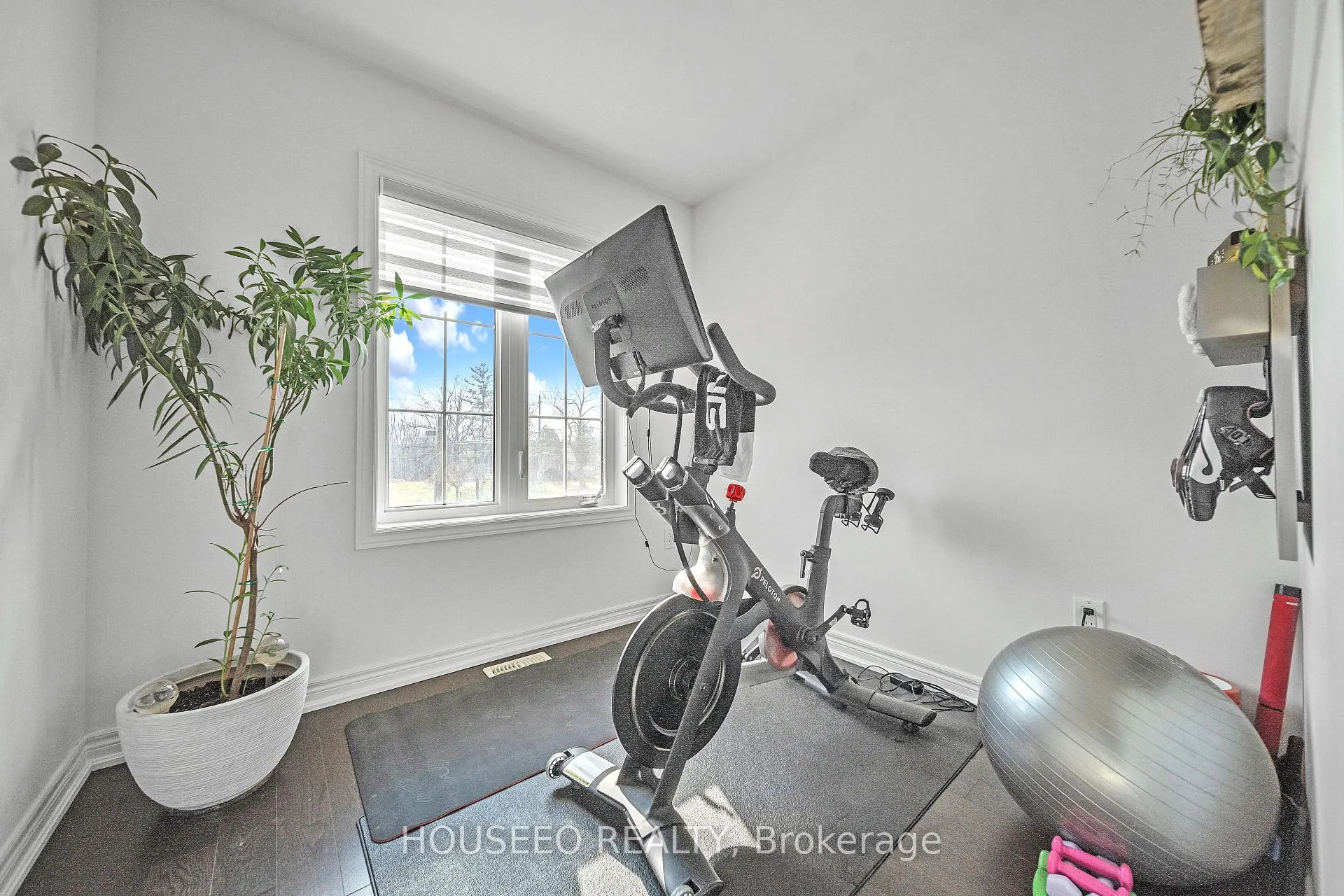 Photo 21 of 1077 Garner Road E, Hamilton, Meadowlands — HOMEH