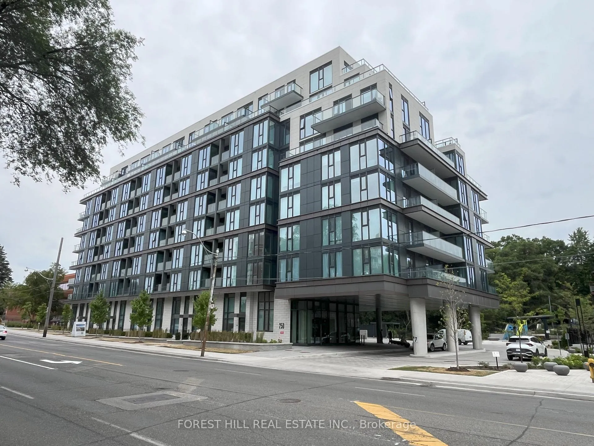 Front of Unit 304, 250 Lawrence Avenue W