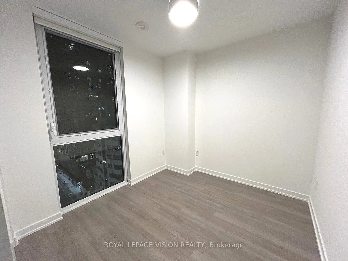 Photo 6 of Unit 1103, 357 King Street W, Toronto, Waterfront Communities — HOMEH