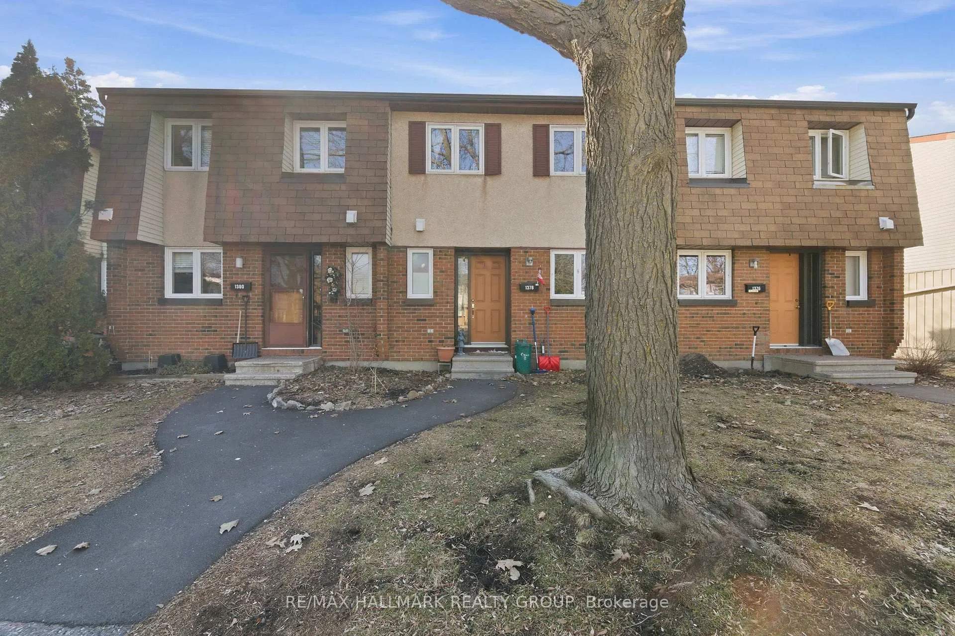 Photo 2 of Unit 9, 1378 Lily Lane, Ottawa, Pineview — HOMEH