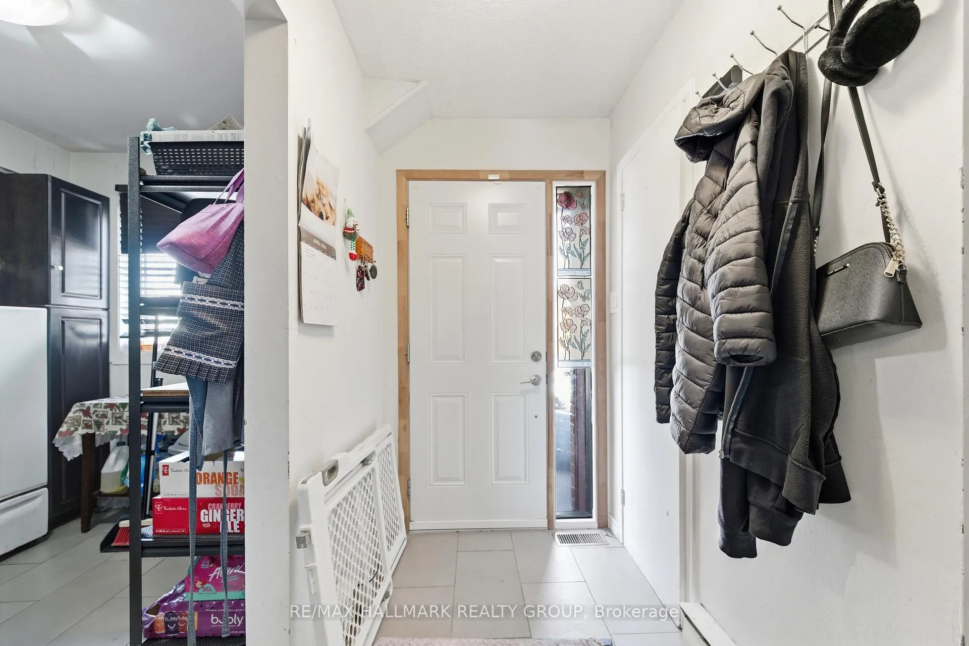 Photo 6 of Unit 9, 1378 Lily Lane, Ottawa, Pineview — HOMEH